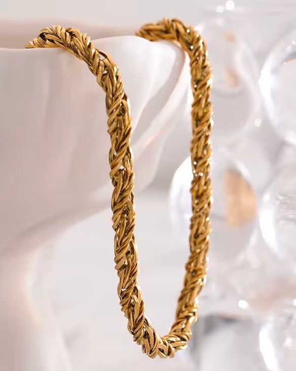 Collier Aila