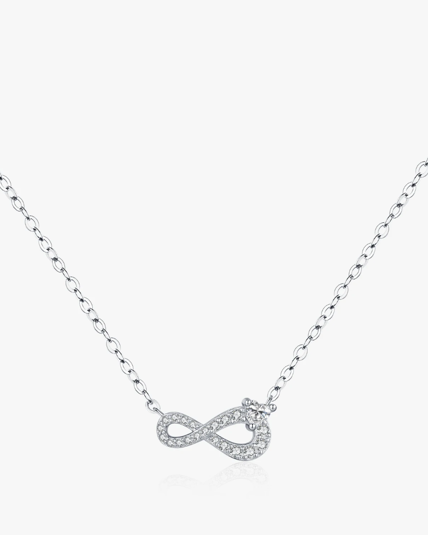 Collier Rayne