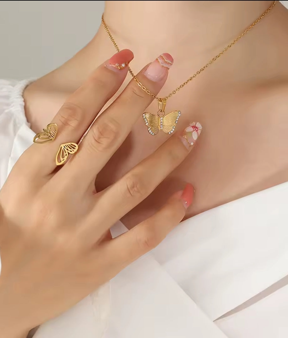 Collier Minerva