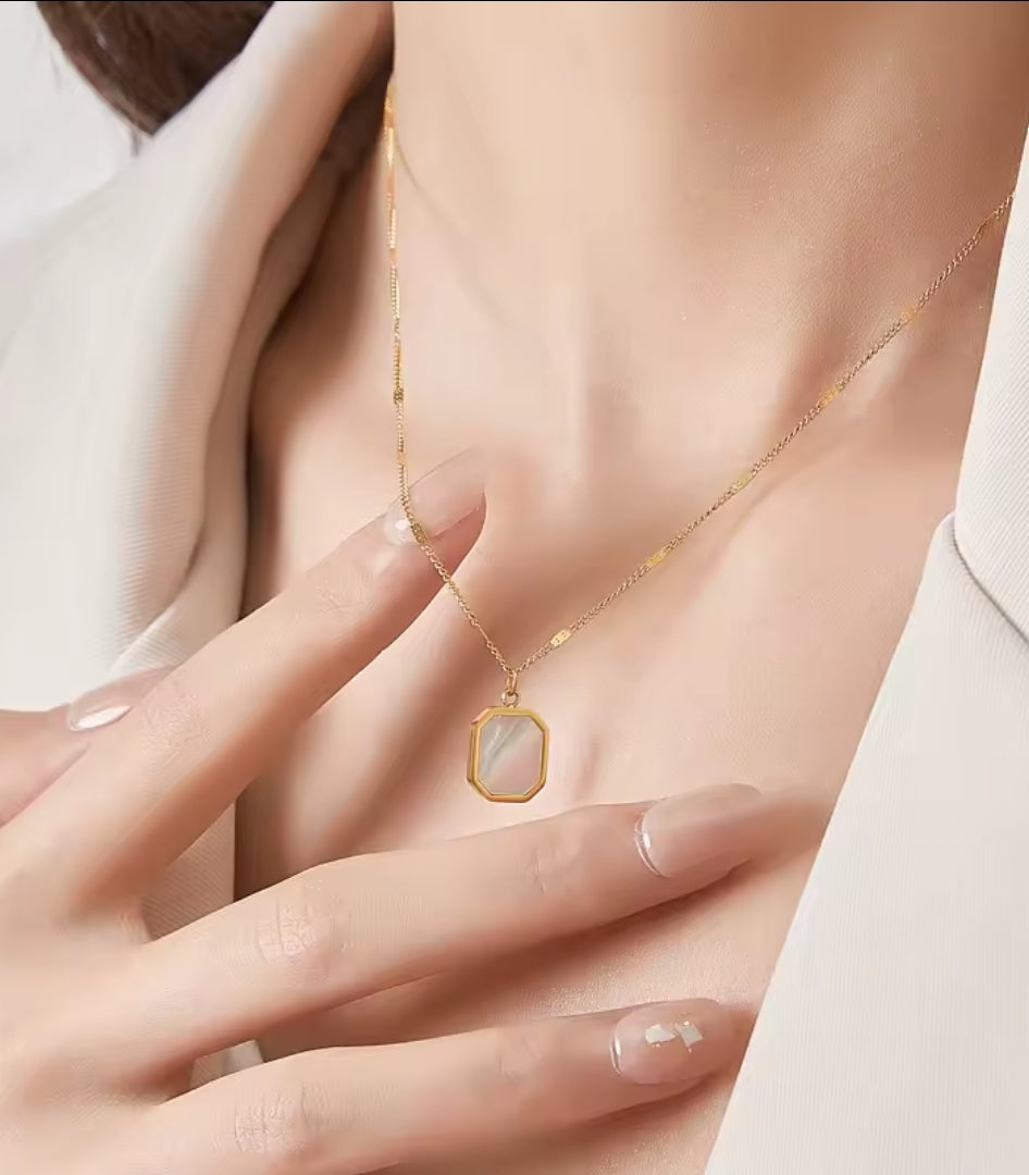 Collier Milva