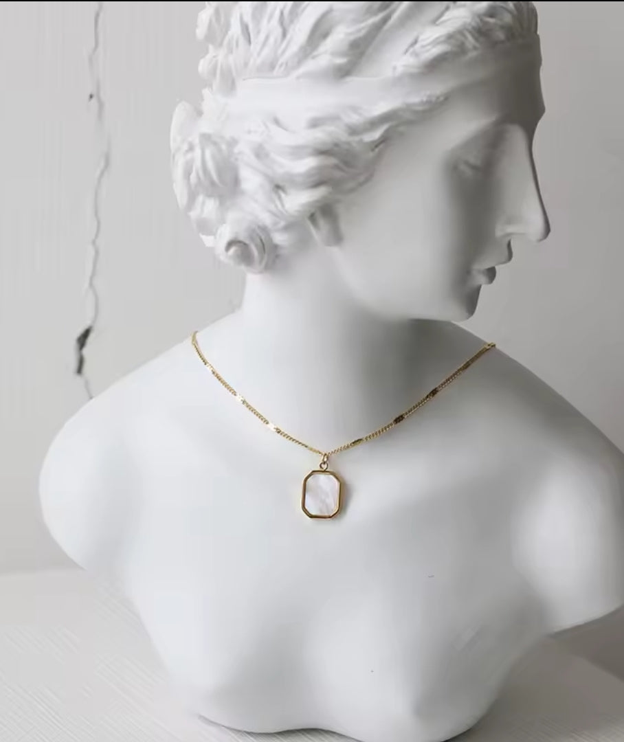 Collier Milva