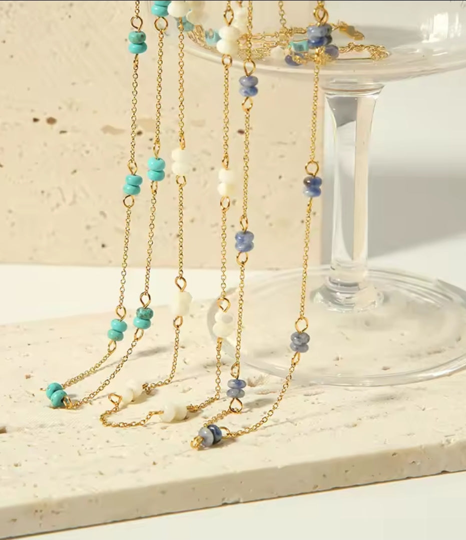 Collier Aina