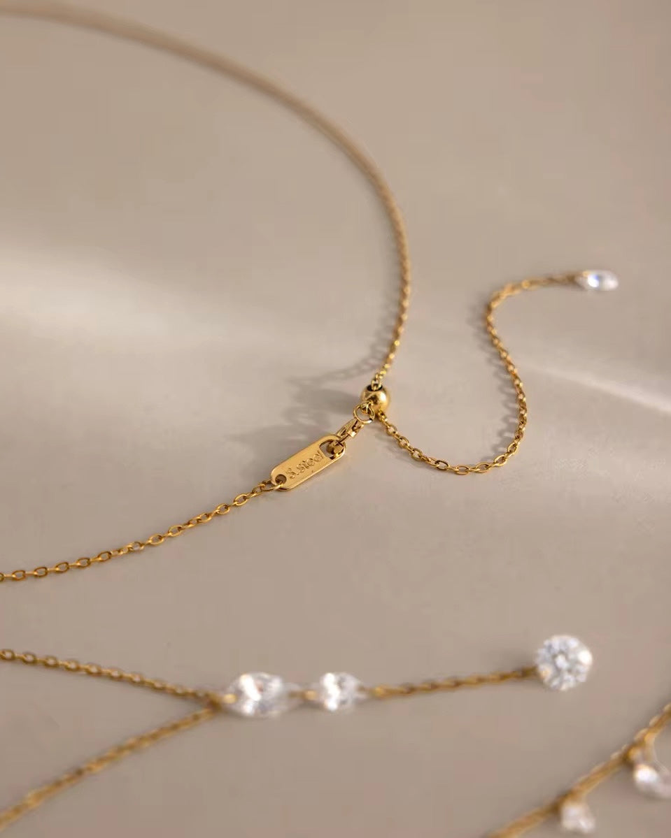 Collier Taky