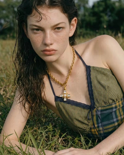 Collier Taky