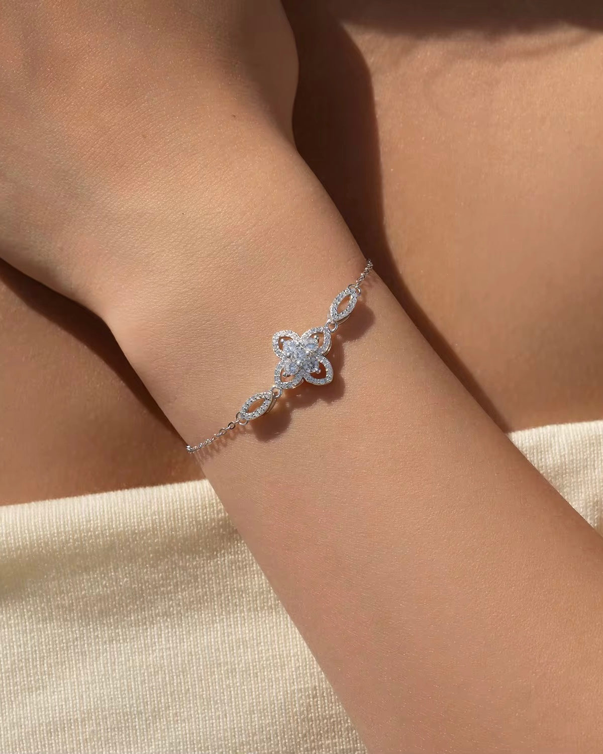 Bracelet Noir Satiné