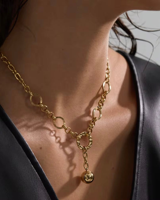 Collier Aileen