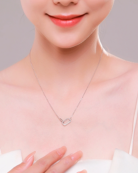 Collier Rheana