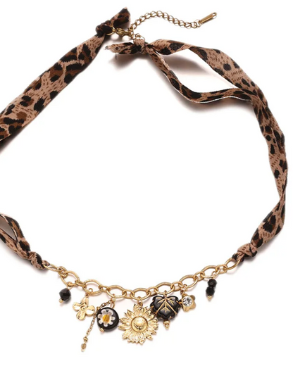 Collier Hina