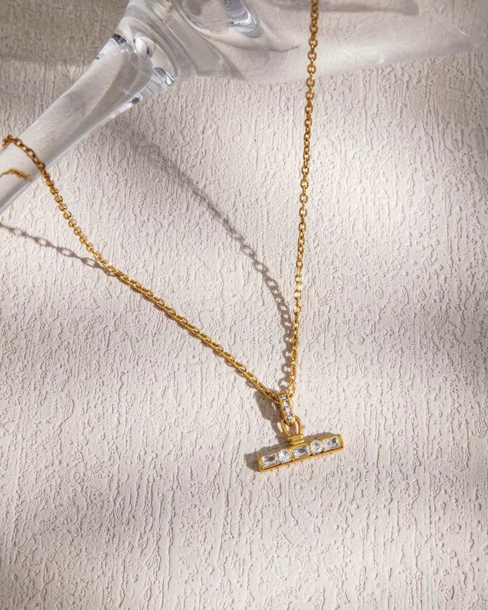 Collier Tony