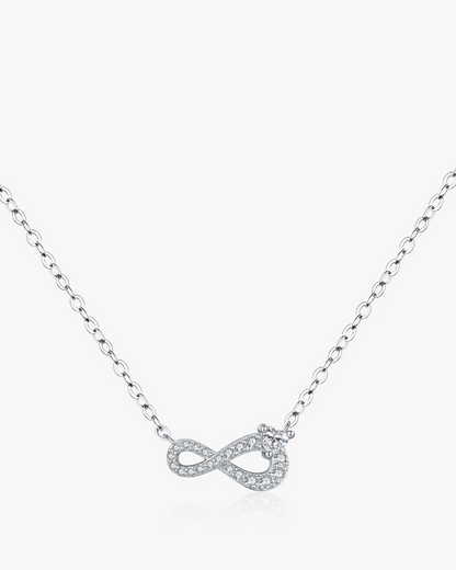 Collier Rayne