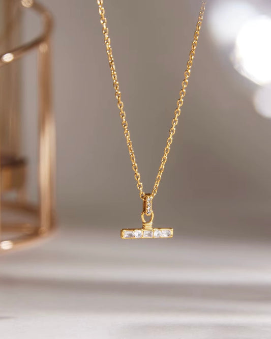 Collier Tony