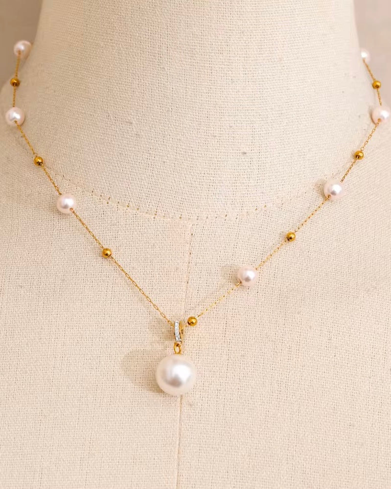 Collier Finoana