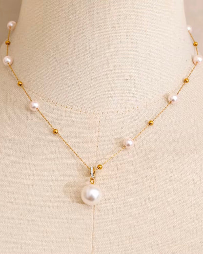 Collier Finoana