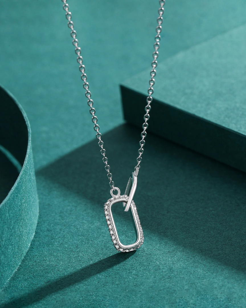 Collier Rheana