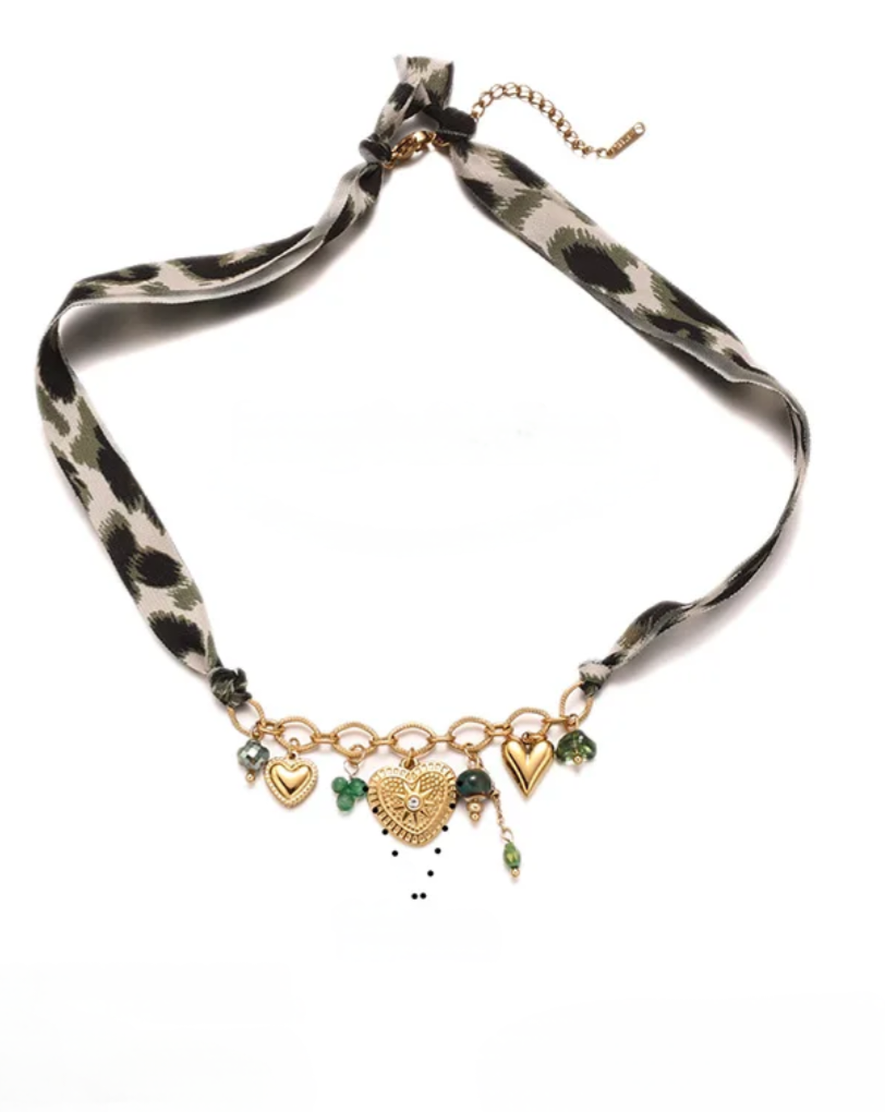 Collier Hina