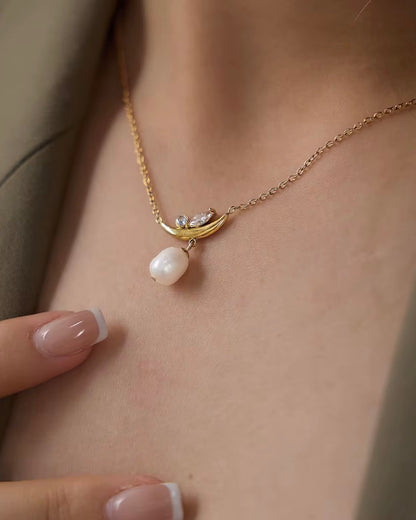 Collier Taky