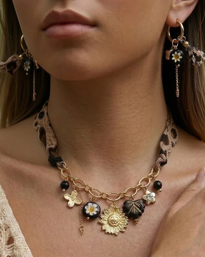 Collier Hina