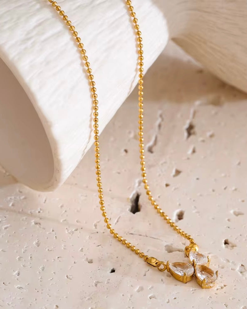 Collier Aina
