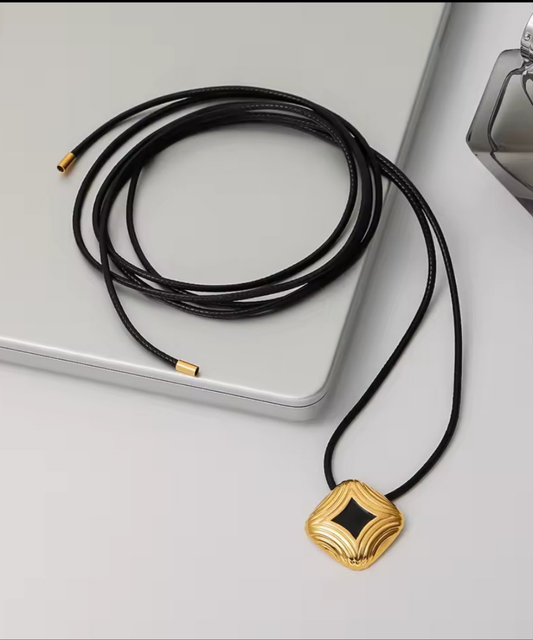 Collier Nathi